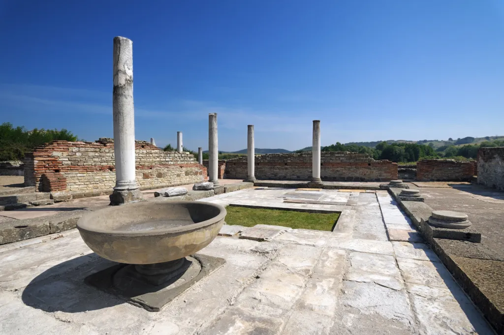 Columns and a stone basin in the imperial palace of Felix Romuliana