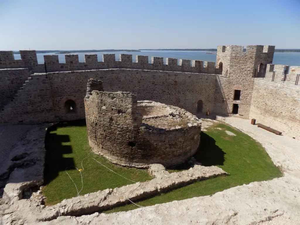 The ruined mosque and grassy courtyard inside the walls of Ram Fortress
